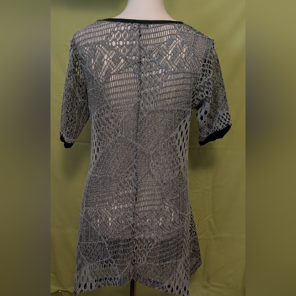 Crocheted Lace Tunic Top with Black Trim and Pocket - Picture 4 of 10